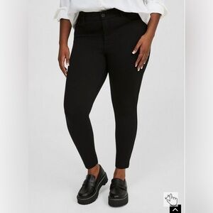 NWT Torrid Skinny Studio Luxe Ponte High-Rise Pant